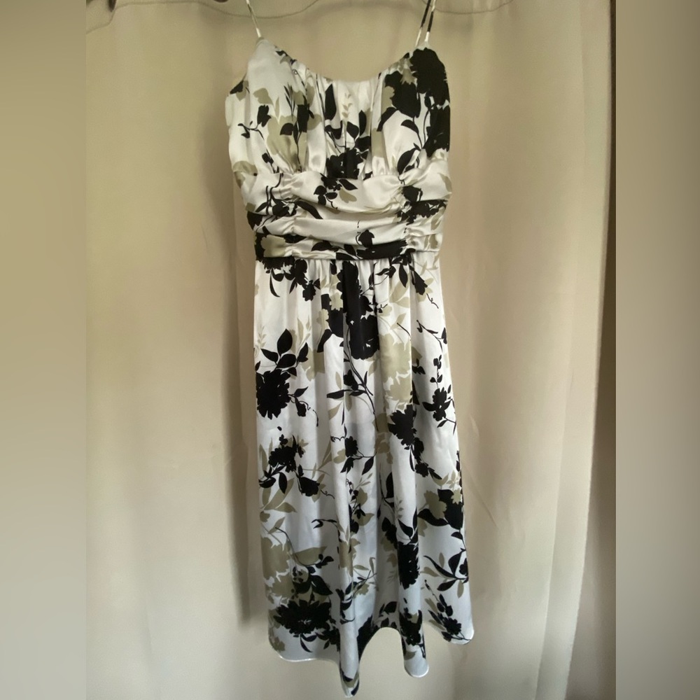 Madison Leigh satin dress size 10